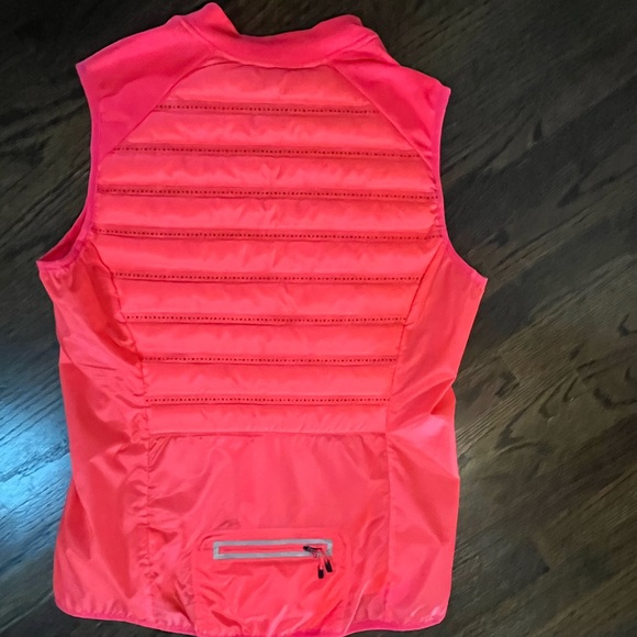 NIKE RUNNING SZ LG lightweight VEST with zippered back pocket - Picture 4 of 5